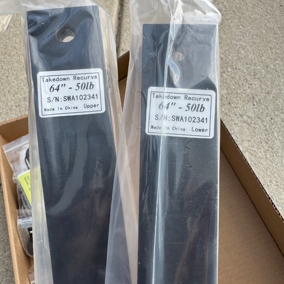 Southwest Archery 64" Spyder XL Takedown Recurve Bow with accessories - Picture 9 of 16